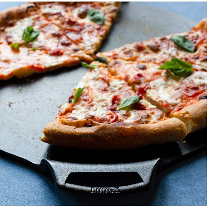 Lodge Cast Iron Pizza Pan With Silicone Grips - 38cm