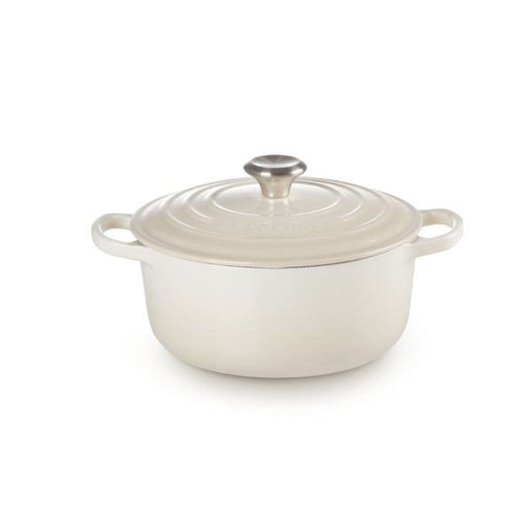 Le Creuset Signature Cast Iron Round Casserole - 22cm