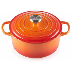 Le Creuset Signature Cast Iron Round Casserole - 24cm