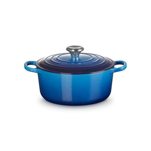 Le Creuset Signature Cast Iron Round Casserole - 24cm
