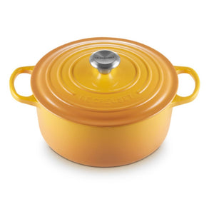 Le Creuset Signature Cast Iron Round Casserole - 24cm