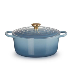 Le Creuset Signature Cast Iron Round Casserole - 28cm Le Creuset