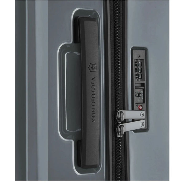 Victorinox Airox Hard Side Case - 69cm - Silver