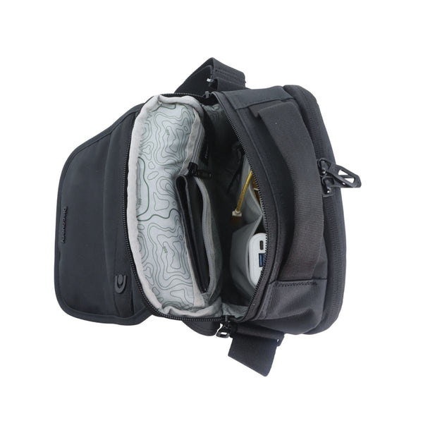 Discovery Downtown Messenger Crossbody Bag - Black Discovery