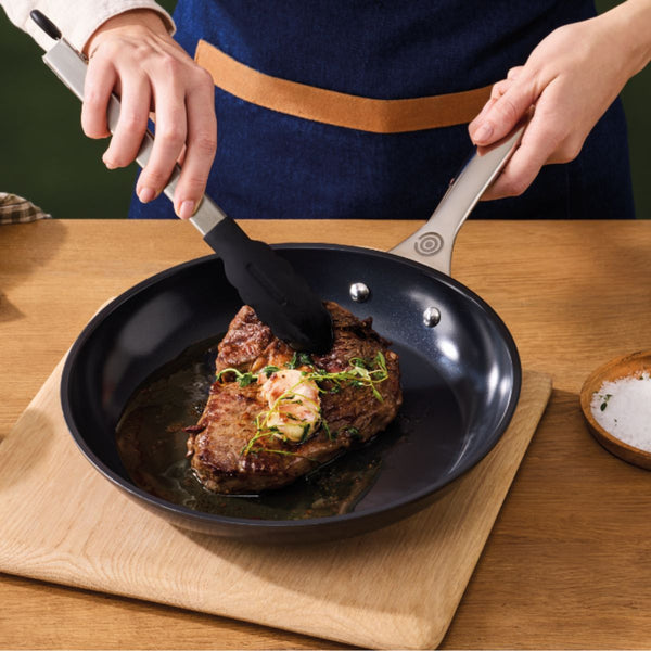 Le Creuset Essential Non-Stick Ceramic Shallow Frying Pan - 30cm Le Creuset