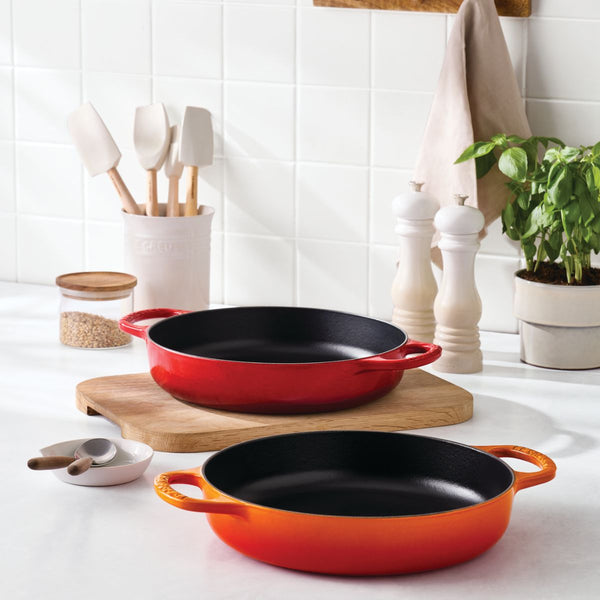 Le Creuset Signature Cast Iron Everyday Pan - 28cm Le Creuset