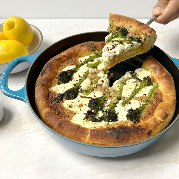 Le Creuset Signature Cast Iron Everyday Pan - 28cm Le Creuset