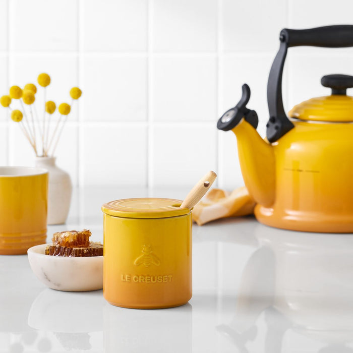 Le Creuset Stoneware Boston Honey Pot & Dipper 425ml - Nectar