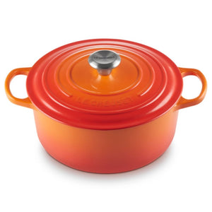Le Creuset Signature Cast Iron Round Casserole - 28cm Le Creuset