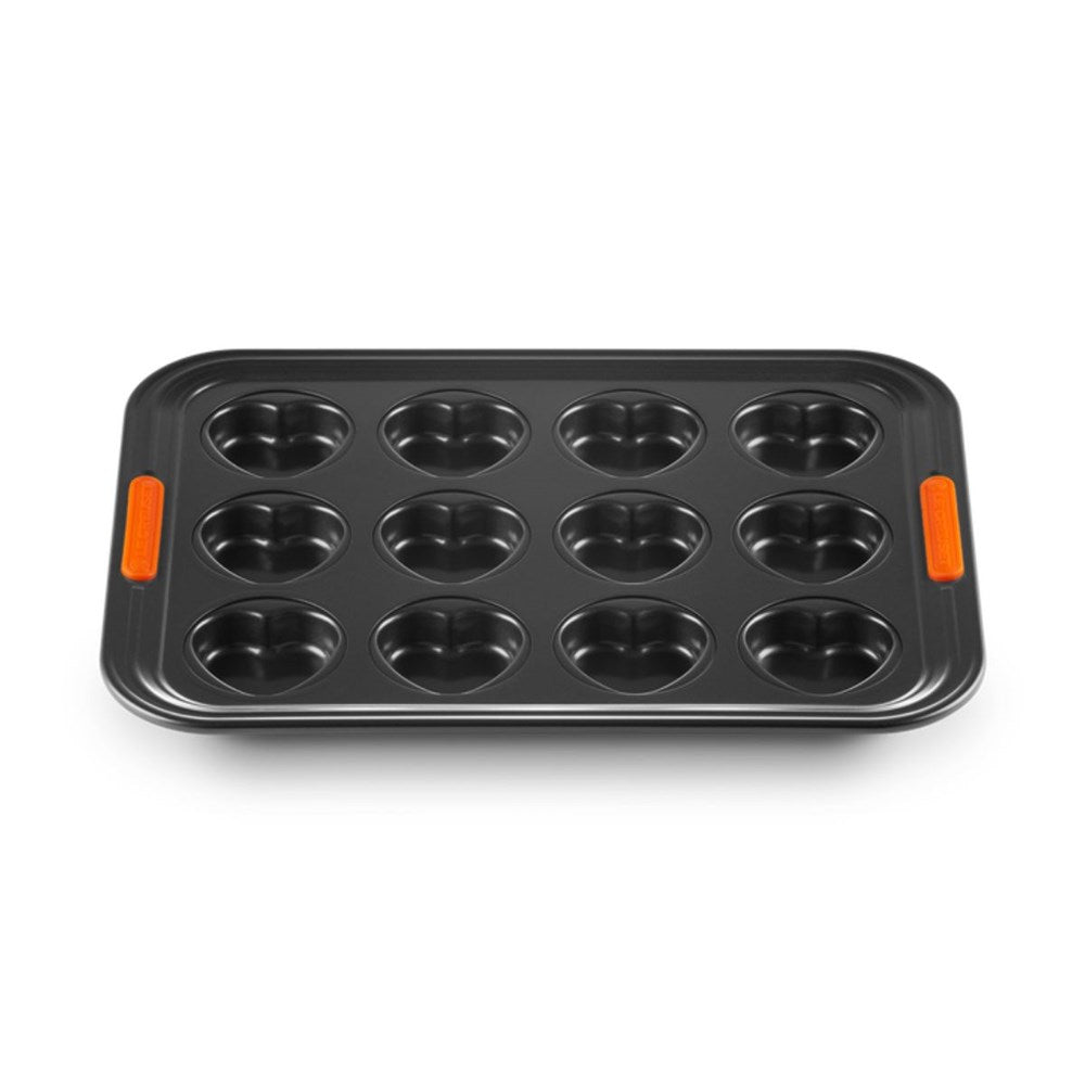 Le Creuset Toughened Non-Stick Heart Tray - 12 Cup Le Creuset