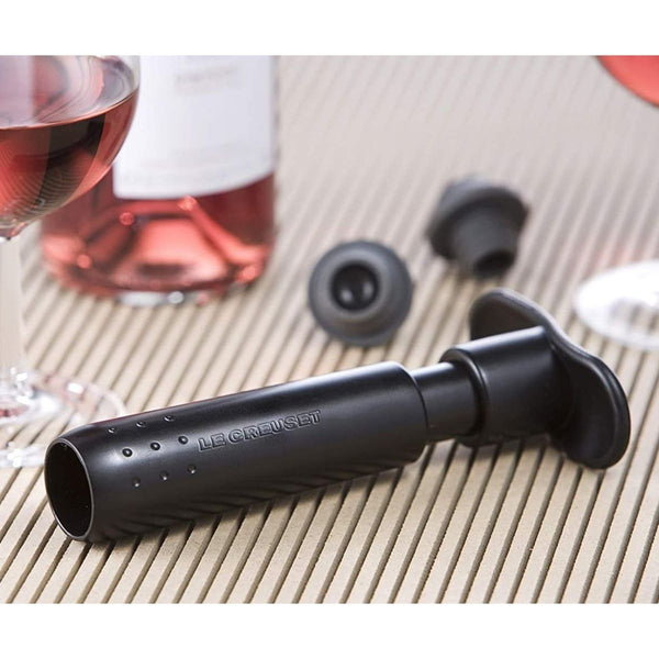Le Creuset Wine Pump with 3 Stoppers (WA137) Le Creuset