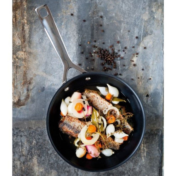 Le Creuset Classic 3 Ply Stainless Steel Non-Stick Fry Pan - 24cm Le Creuset